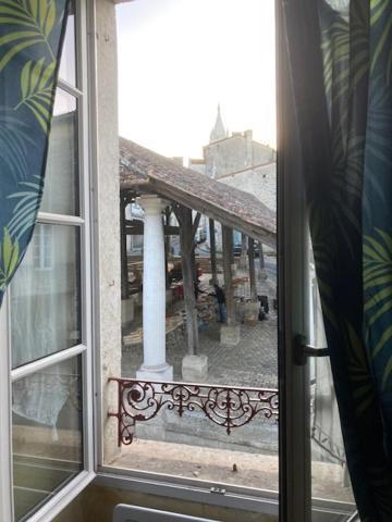 Les Vieilles Halles De Villebois Exterior photo